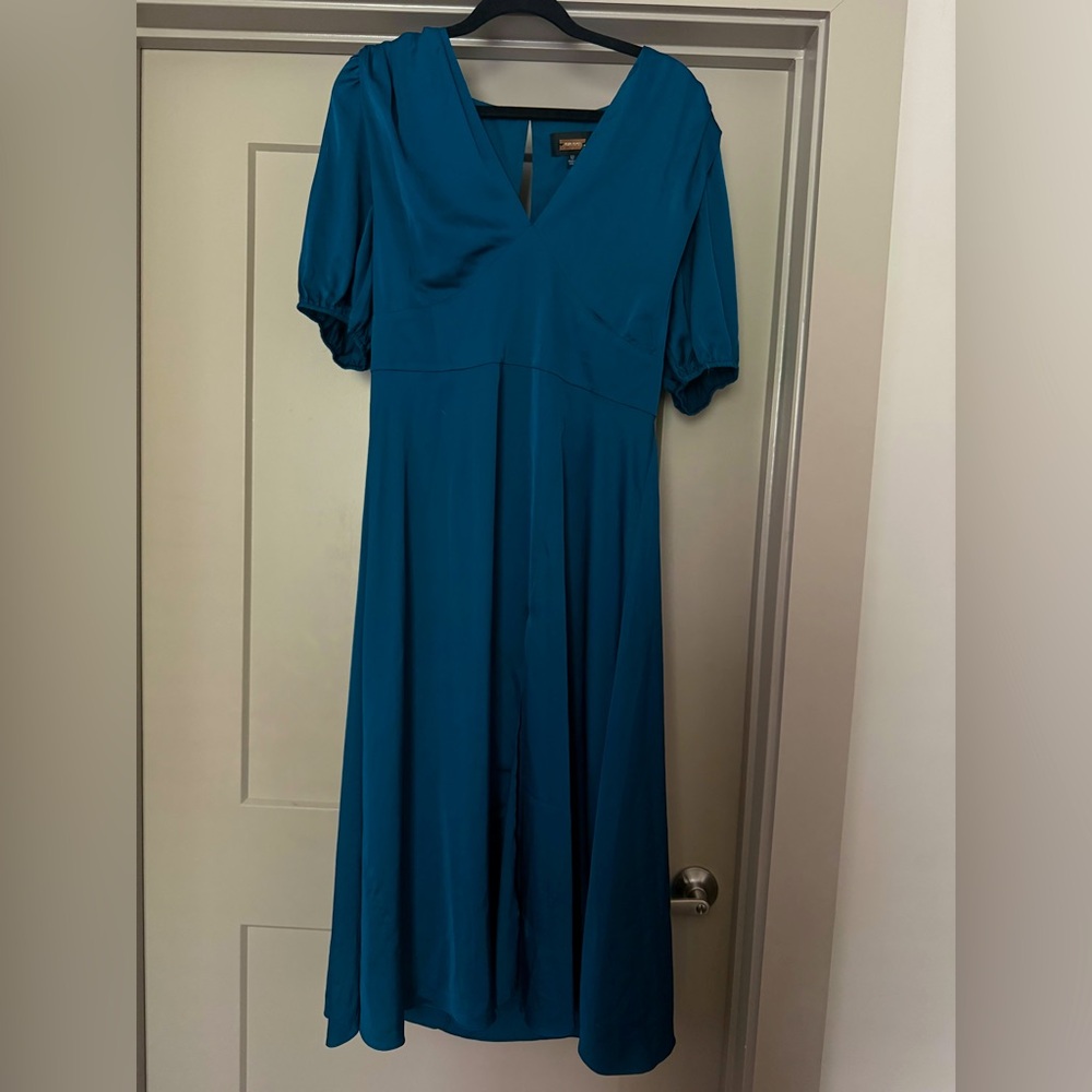 Alexia admor midi blue satin dress with puff sleeves